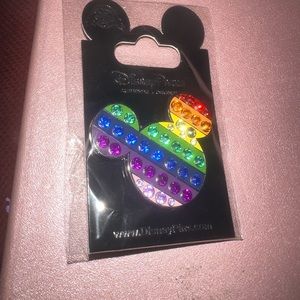 Disney pins